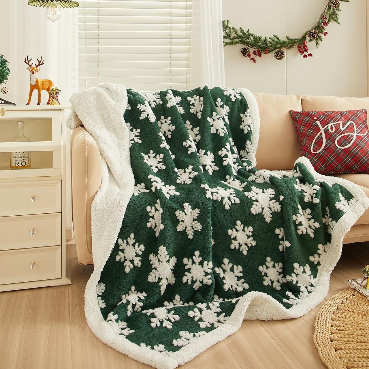 Fleece Throw Blanket Emerald Green Picnic Blankets for Couch Christmas Winter Blankets with White Snowflake Tufted Soft Microfiber Blanket Travel Outdoor Camping Blanket 50x60 Inches